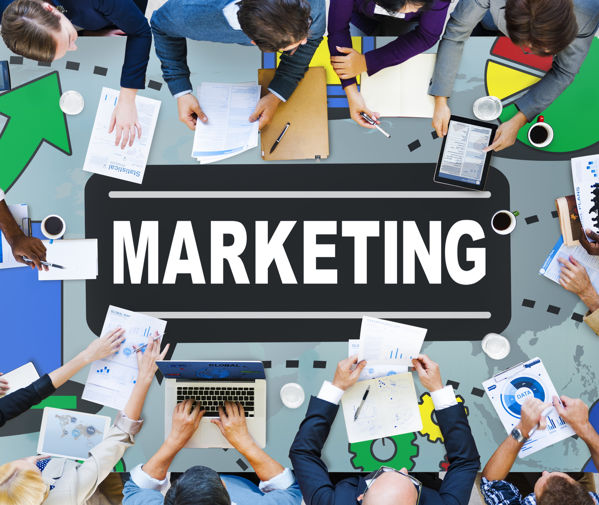 ファッション・アパレル業界におけるマーケティング手法や求められるスキルなどを解説