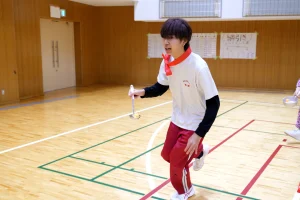 障害物競走の第一走者